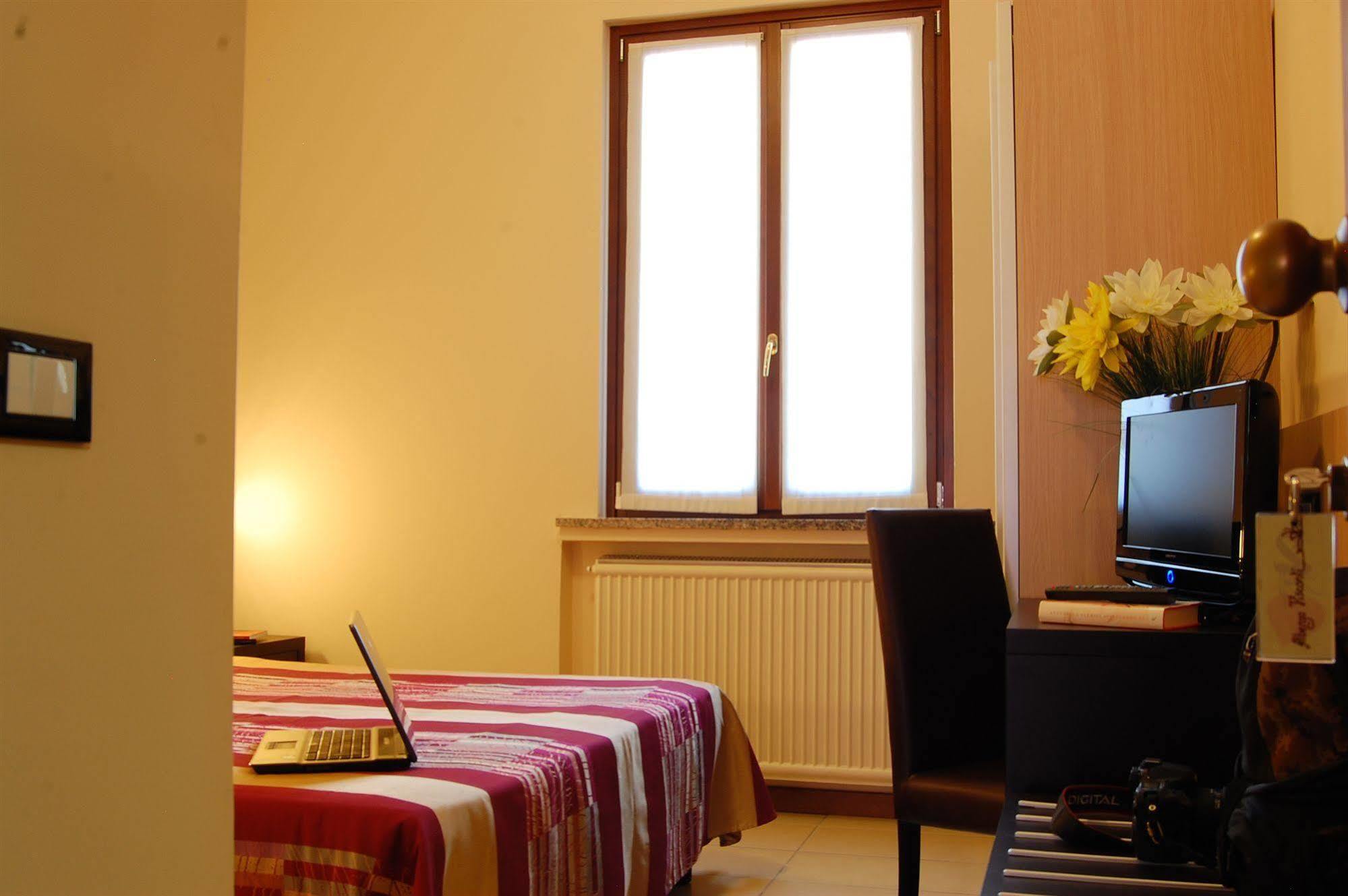 Albergo Visconti Cremona Luaran gambar
